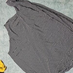 Black and white stripe nursing cover
